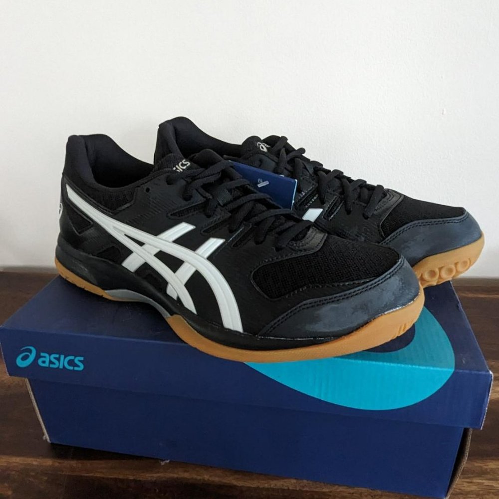 NWT Unisex Asics Gel Rocket 9 training/court sneakers - Size 10 Mens, EUR 42